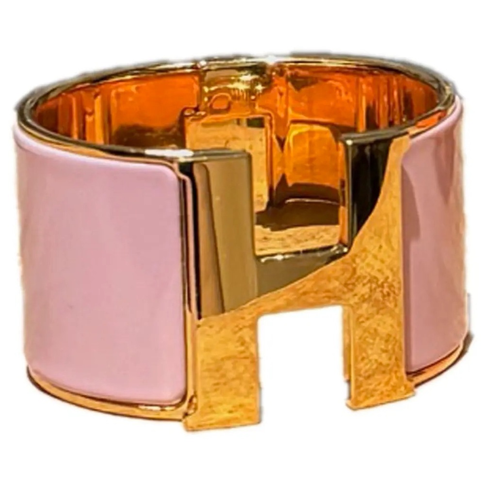 Hermès Clic Clac H enable bracelet in light pink with gold hardware, size GM